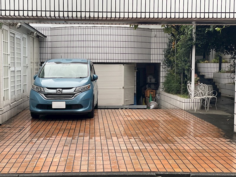 世田谷区中町4丁目RC造中古戸建 現地写真（駐車場）