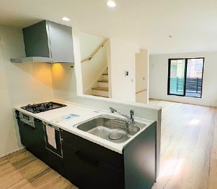 横浜市港北区大倉山７丁目　新築戸建　A号棟 内観写真（リビング）