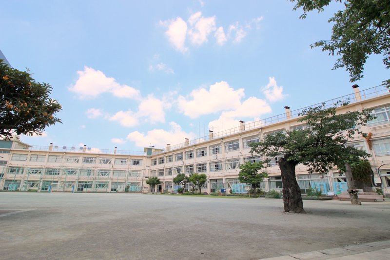 世田谷区喜多見６丁目　中古戸建　限定1棟 小学校