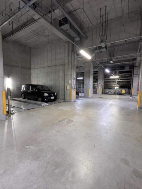 グラン・エステ川崎ツインタワー弐番館 共用部写真（駐車場）