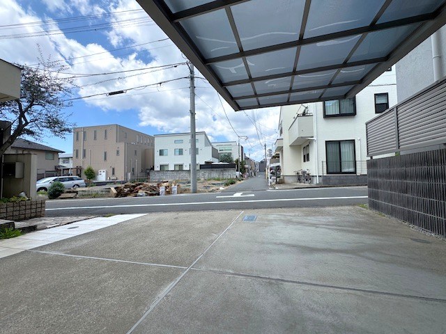 目黒区平町２丁目　中古戸建　限定1棟 現地写真（駐車場）