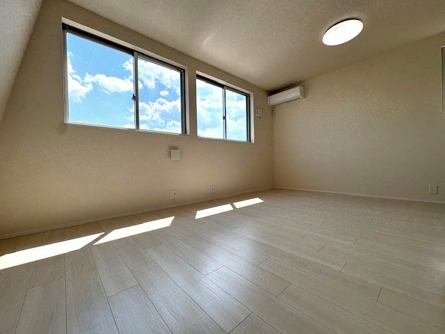 目黒区平町２丁目　中古戸建　限定1棟 内観写真（子供部屋）