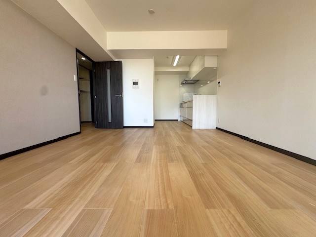 ライオンズマンション横濱本牧ベイステージ 内観写真（リビング）