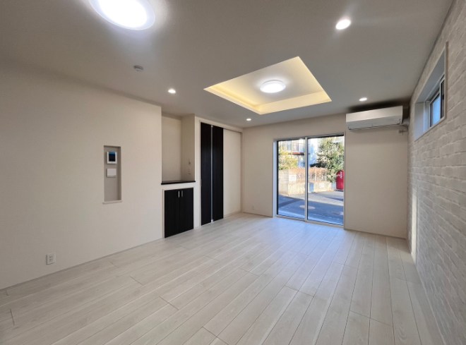 調布市柴崎２丁目　新築戸建　3号棟  内観写真（リビング）