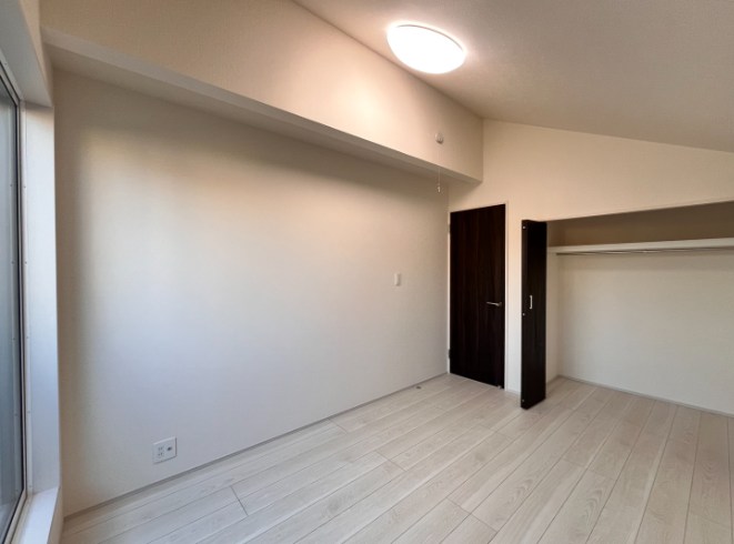 調布市柴崎２丁目　新築戸建　3号棟  内観写真（リビング以外の居室）