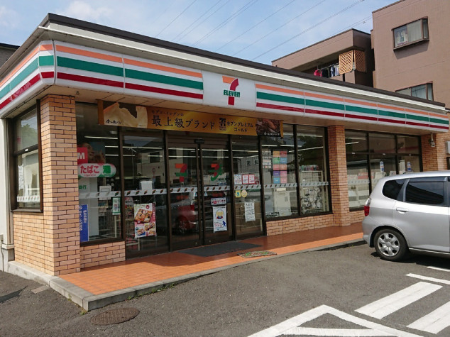 クリオ世田谷上祖師谷壱番館 コンビニ