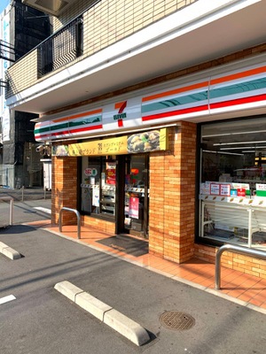 エル・サフィーロ２５ コンビニ