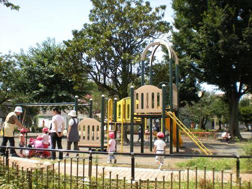 パラシオン椎名町 公園