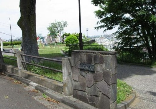 ヴェルビュ横浜反町 公園