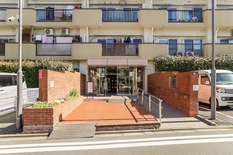ライオンズマンション三宿 共用部写真（エントランス）