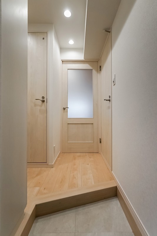 ライオンズマンション三宿 現地写真（玄関）