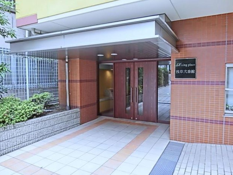 ライジングプレイス浅草弐番館 共用部写真（エントランス）