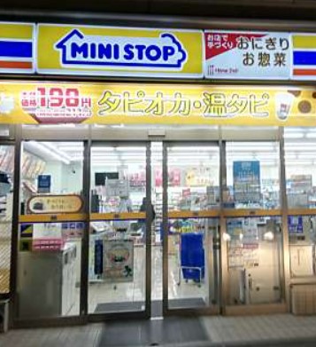 クリオ方南町壱番館 コンビニ