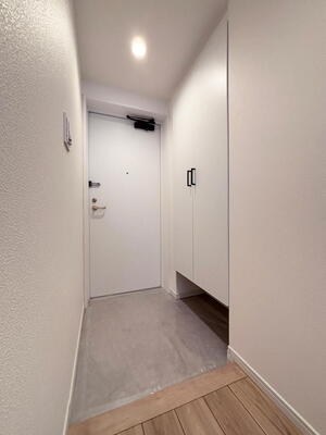 新丸子パーク・ホームズ 現地写真（玄関）