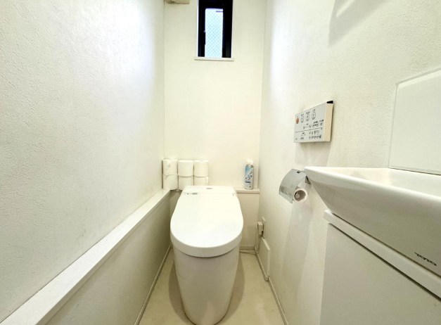 文京区本駒込４丁目　中古戸建　限定1棟 内観写真（トイレ）