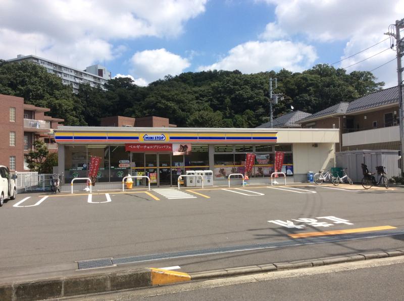 パーク・ハイム日吉本町 コンビニ