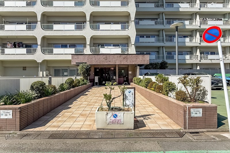 日商岩井方南町マンション 共用部写真（エントランス）
