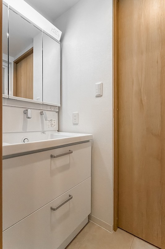 日商岩井方南町マンション 内観写真（洗面台・洗面所）