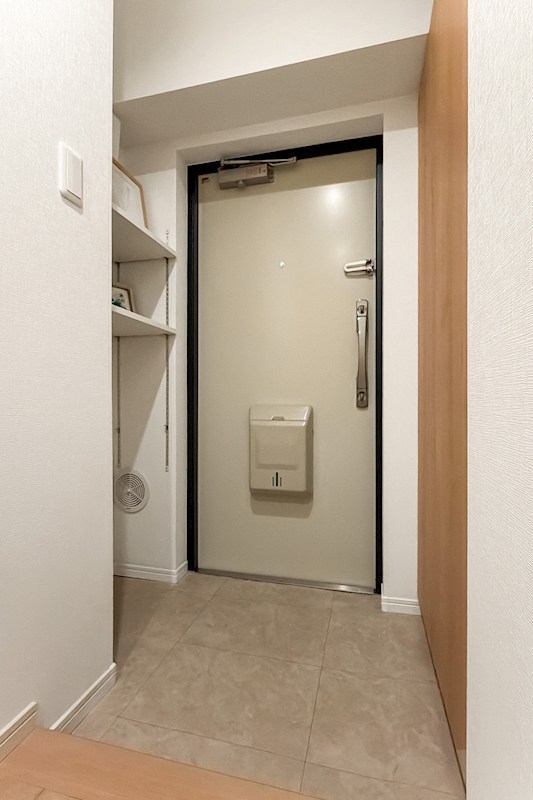 日商岩井方南町マンション 現地写真（玄関）