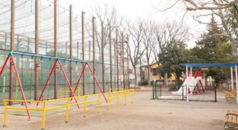 日商岩井方南町マンション 公園
