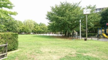 都立大アーバンハイム 公園