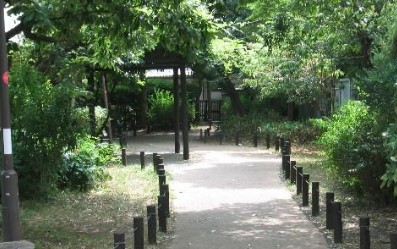 クレッセント池尻大橋 公園