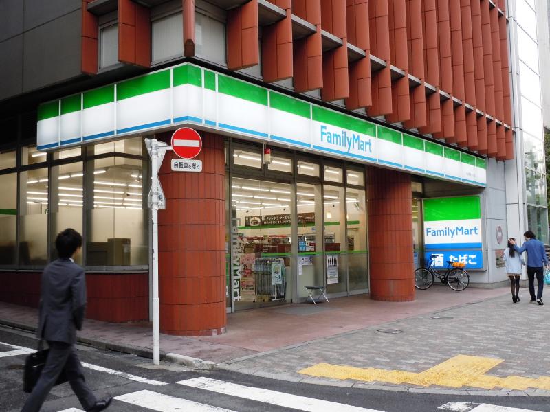 プラウドタワー渋谷 コンビニ