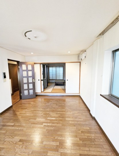文京区本駒込４丁目　中古戸建　限定1棟 内観写真（リビング以外の居室）