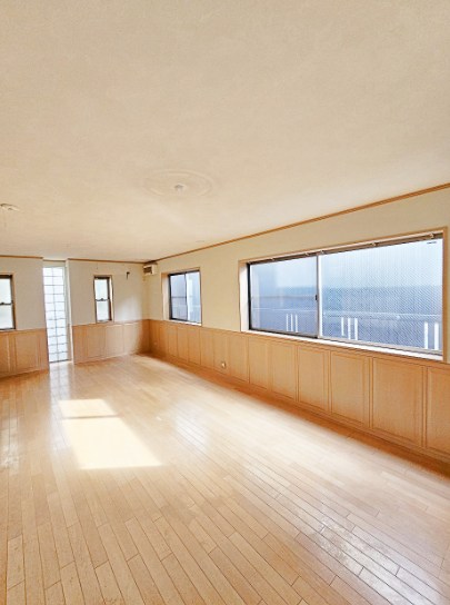 世田谷区成城４丁目　中古戸建　限定1棟 内観写真（リビング）