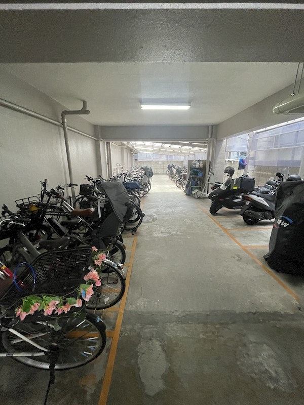 上馬マンション 共用部写真（駐車場）