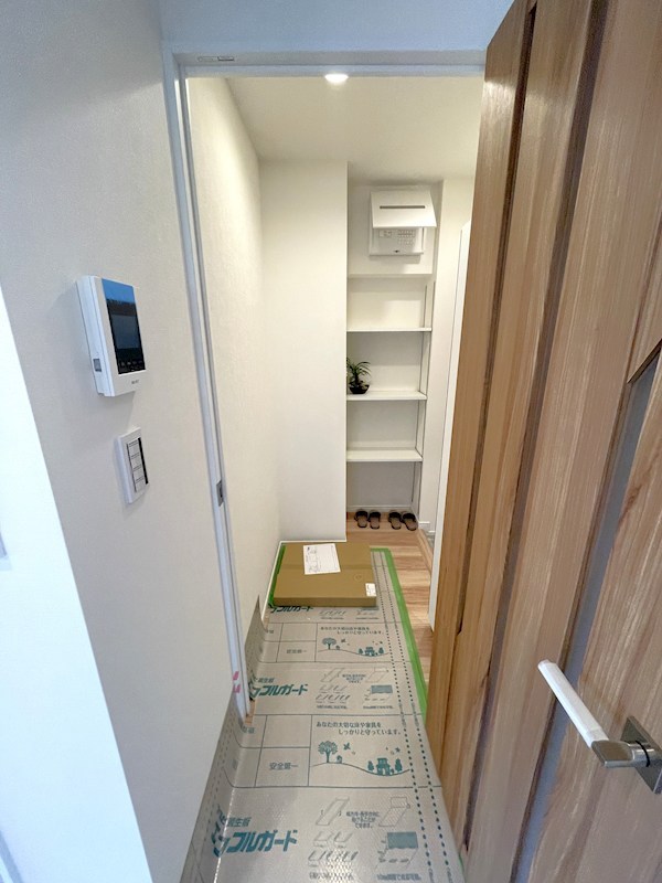 上馬マンション 現地写真（玄関）