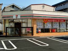 ライオンズプラザ井土ヶ谷壱番館 コンビニ