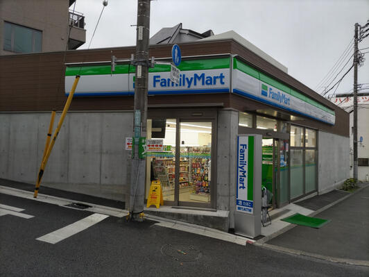 プラザ三軒茶屋 コンビニ