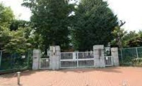 狛江市中和泉５丁目　新築戸建　D号棟    中学校
