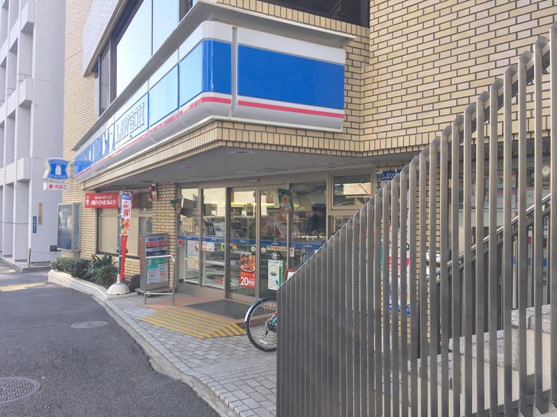ニュー外苑ハイツ コンビニ