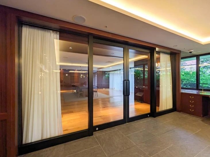 ブランズ横浜 共用部写真（エントランス）