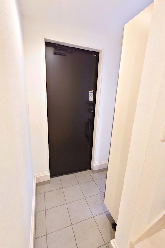 川崎市中原区市ノ坪　中古戸建　全1棟 現地写真（玄関）