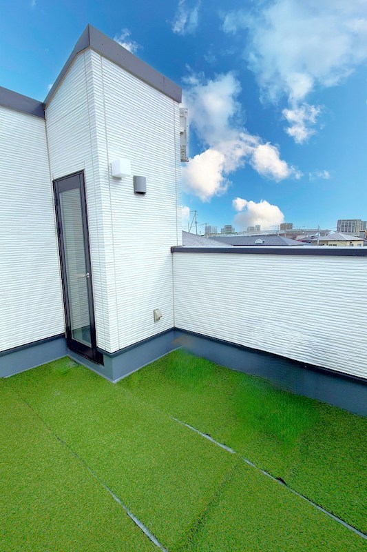 川崎市中原区市ノ坪　中古戸建　全1棟 現地写真（バルコニー）
