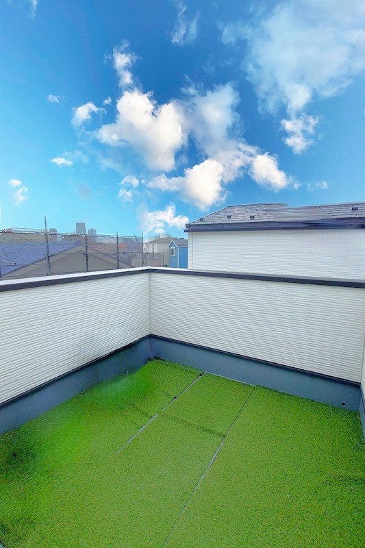川崎市中原区市ノ坪　中古戸建　全1棟 現地写真（バルコニー）