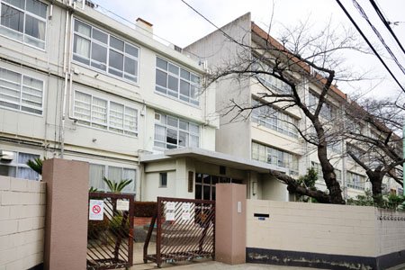 川崎市中原区市ノ坪　中古戸建　全1棟 中学校