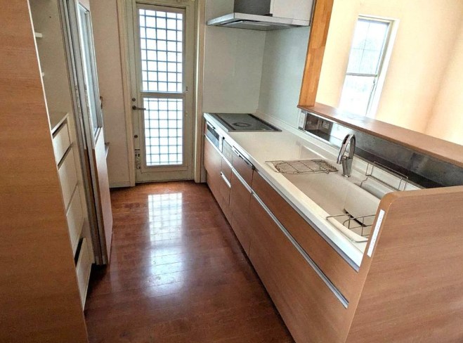 狛江市東野川２丁目　中古戸建　限定1棟 内観写真（キッチン）