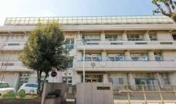 エルズ　ヴュープレイス 中学校