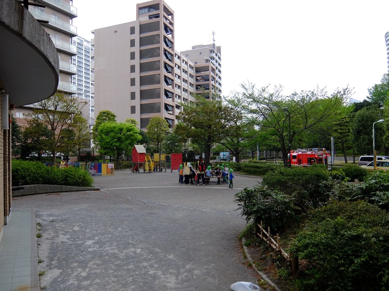 マンション雅叙苑５号館 公園