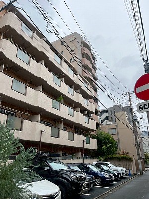 南麻布ローヤルコーポ 共用部写真（駐車場）