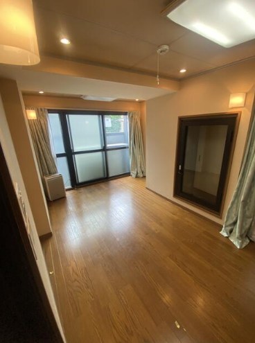 文京区本駒込２丁目　中古戸建　限定1棟 内観写真（リビング以外の居室）