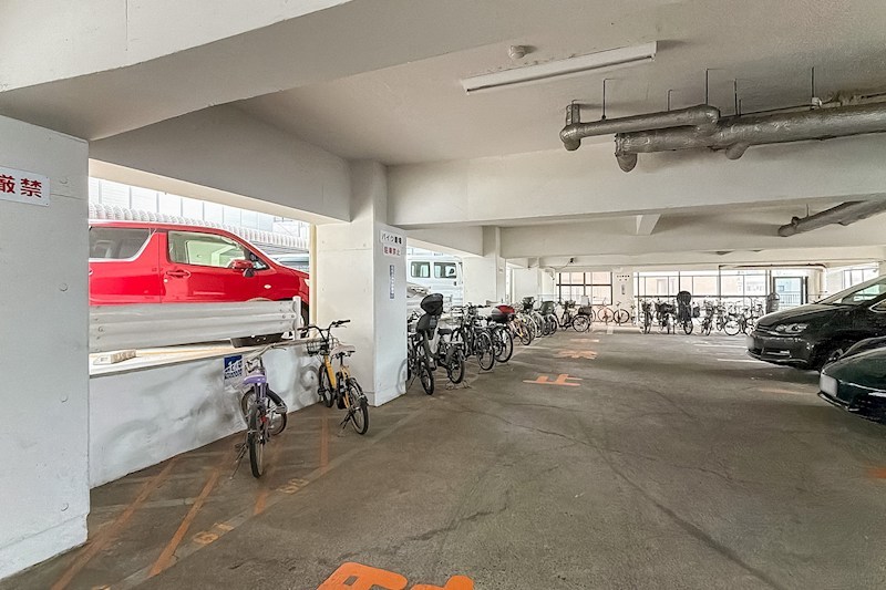 松見坂武蔵野マンション 共用部写真（駐車場）