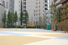 新宿ダイアパレスのばら 公園