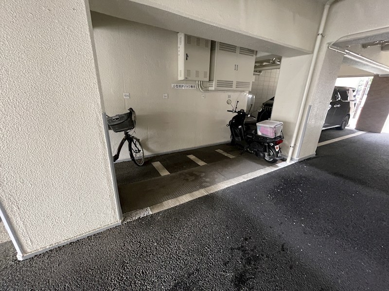五反田コーポビァネーズ 共用部写真（駐車場）