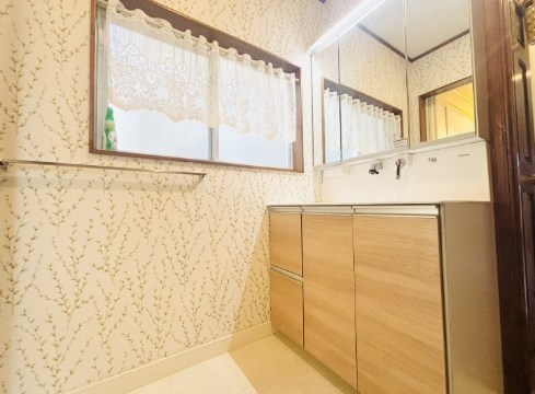 横浜市港北区高田西５丁目　中古戸建　限定1棟 内観写真（洗面台・洗面所）