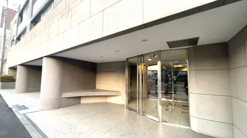 アールヴェール新宿弁天町 共用部写真（エントランス）